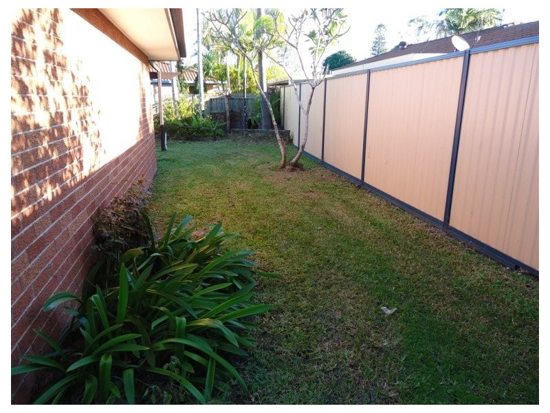 2/3 Elm Court, Labrador QLD 4215