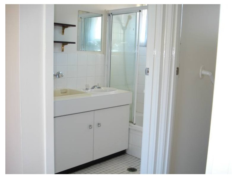 2/19 Back Street, Labrador QLD 4215