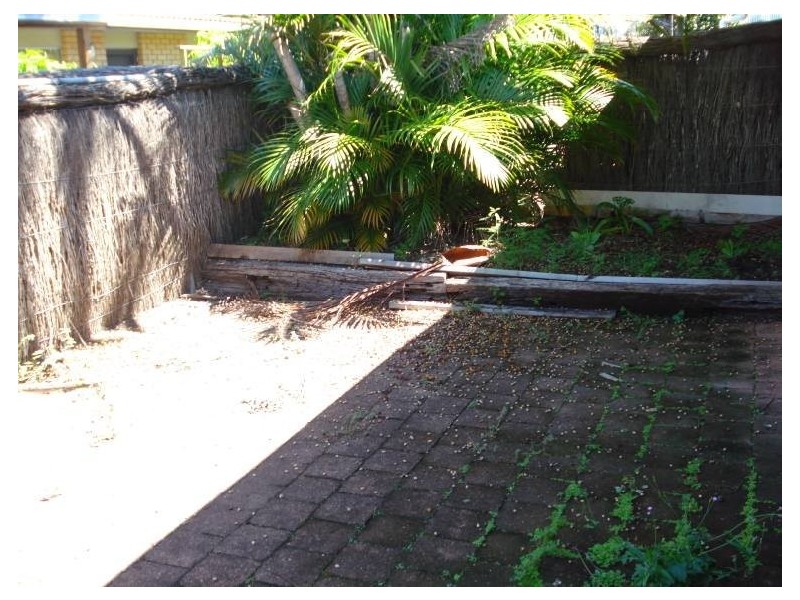 2/19 Back Street, Labrador QLD 4215