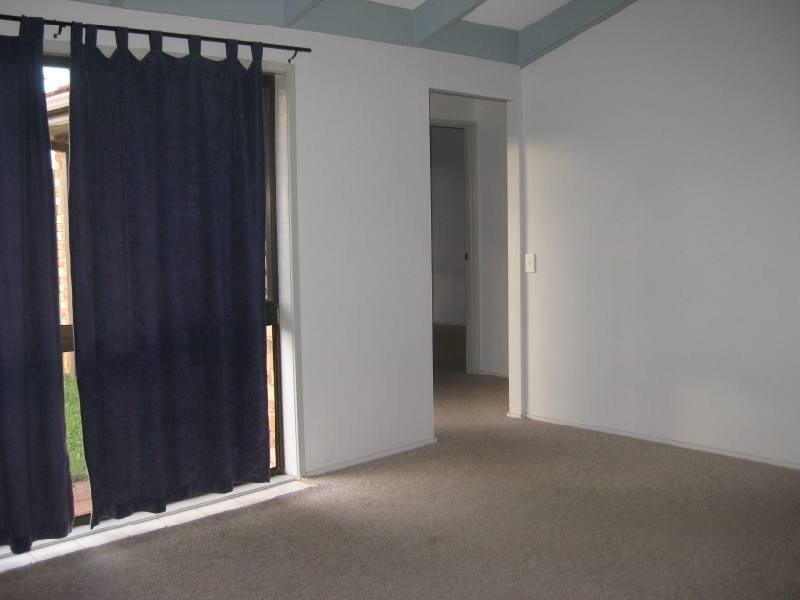 1/2 Ash Court, Arundel QLD 4214