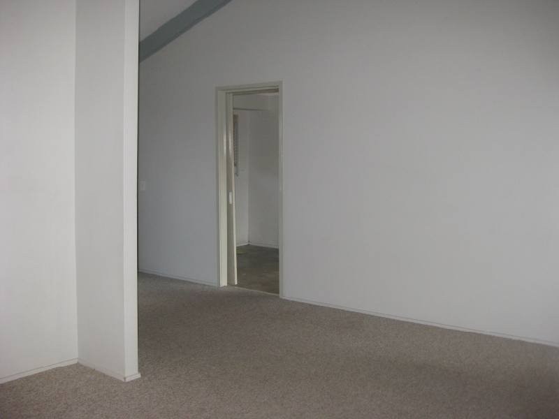 1/2 Ash Court, Arundel QLD 4214