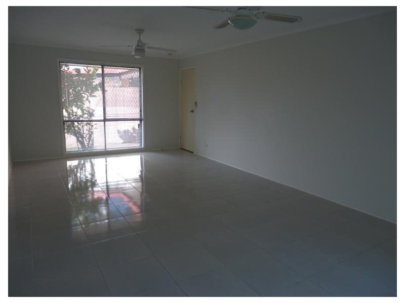 2/11 Botanical Drive, Labrador QLD 4215