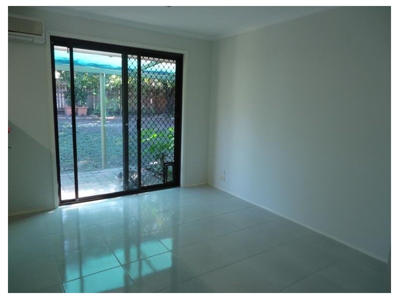 2/11 Botanical Drive, Labrador QLD 4215