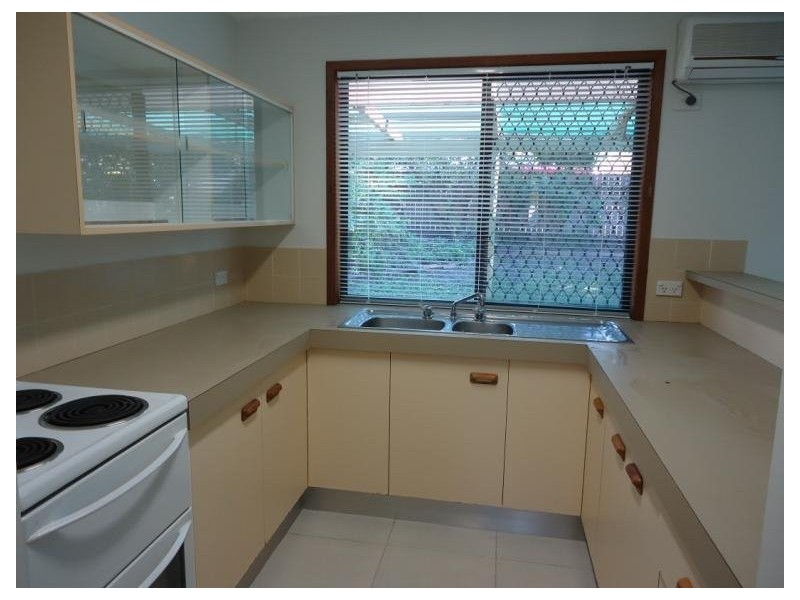 2/11 Botanical Drive, Labrador QLD 4215