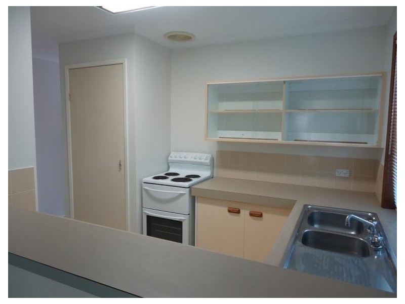 2/11 Botanical Drive, Labrador QLD 4215