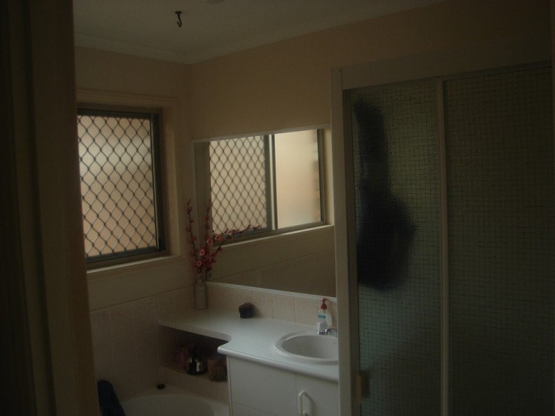 16 Strathalbyn Court, Parkwood QLD 4214