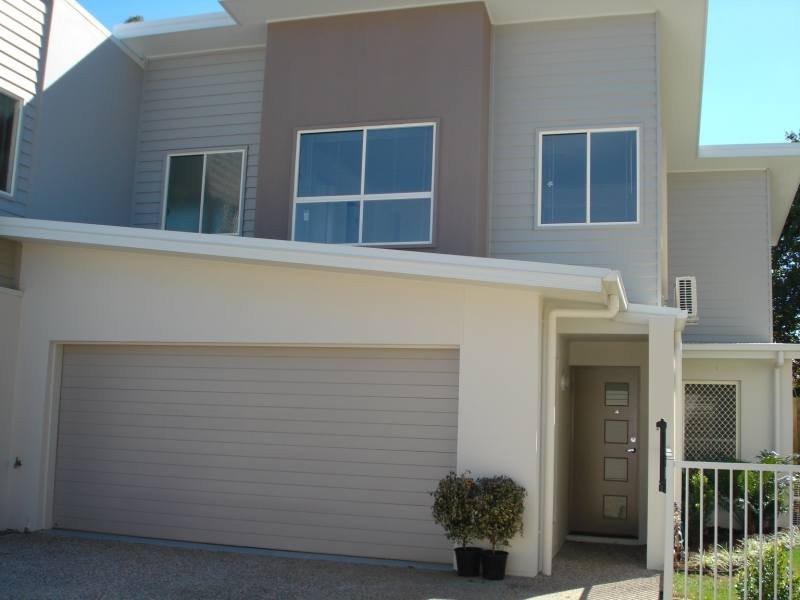 4/49 Usher Avenue, Labrador QLD 4215