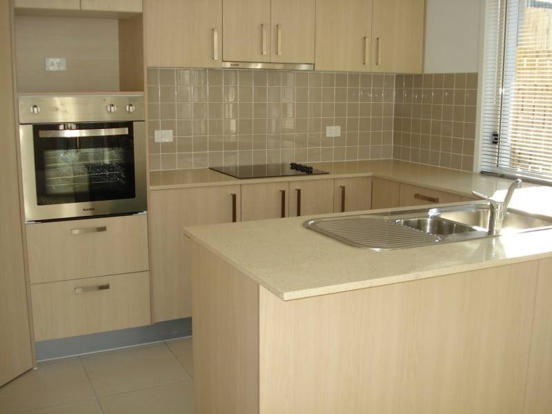 4/49 Usher Avenue, Labrador QLD 4215