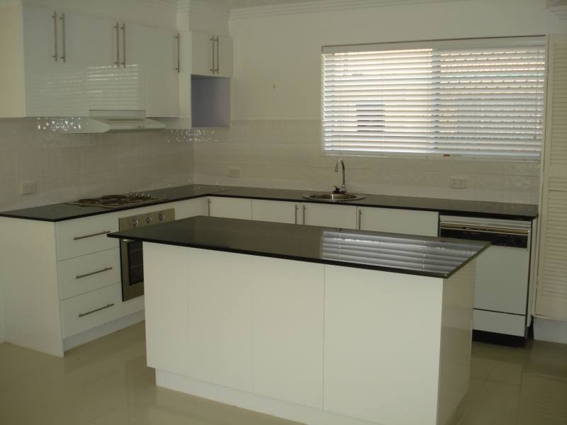 4/83 Bayview Street, Runaway Bay QLD 4216