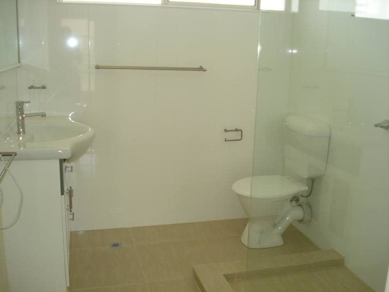 4/83 Bayview Street, Runaway Bay QLD 4216