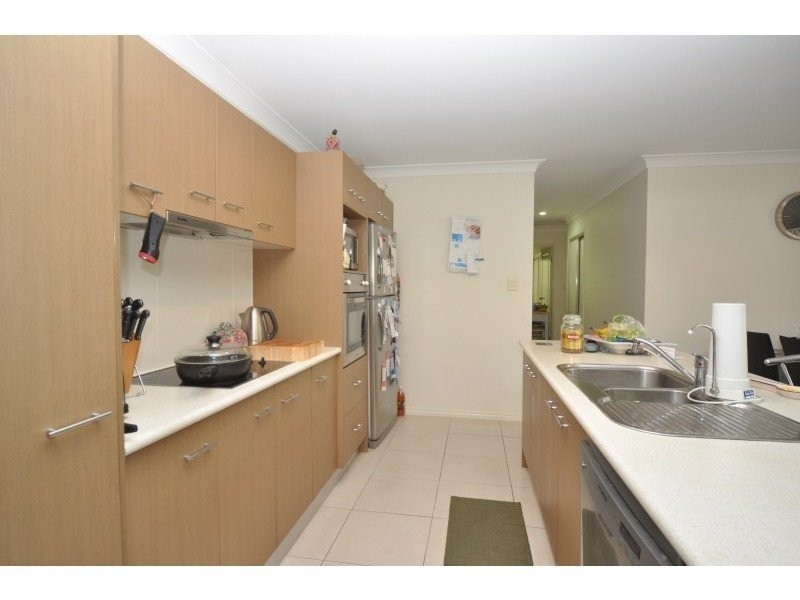 2/18 Pecan Drive, Upper Coomera QLD 4209