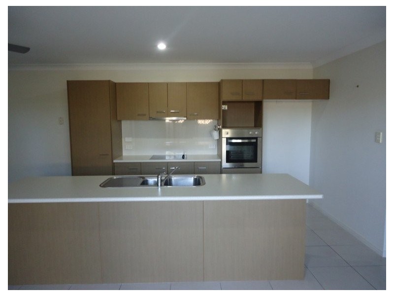 2/18 Pecan Drive, Upper Coomera QLD 4209