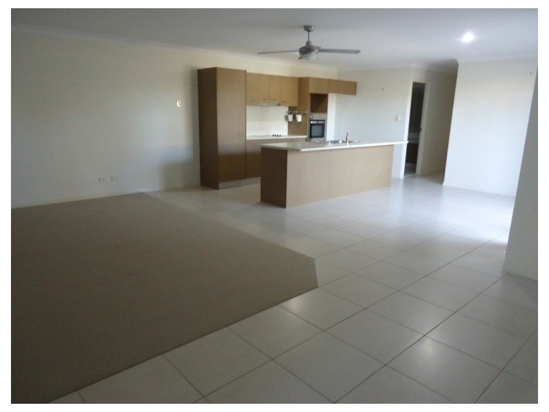 2/18 Pecan Drive, Upper Coomera QLD 4209