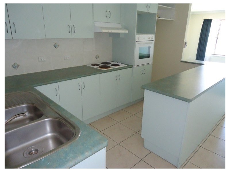 4/73 Bayview Street, Runaway Bay QLD 4216