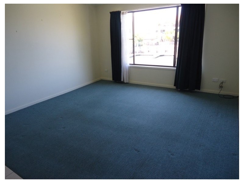 4/73 Bayview Street, Runaway Bay QLD 4216