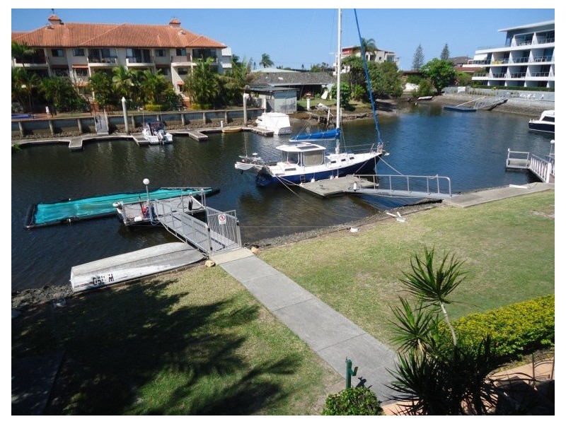 4/73 Bayview Street, Runaway Bay QLD 4216