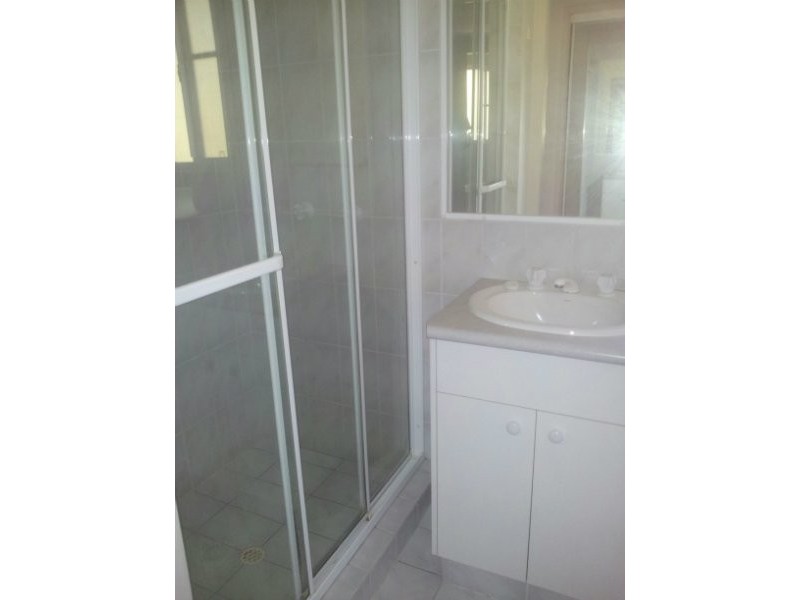 2/127 Greenacre Drive, Parkwood QLD 4214