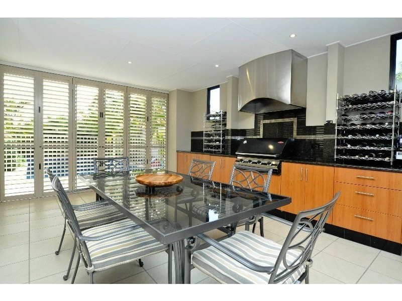 3 Biscay Way, Coombabah QLD 4216