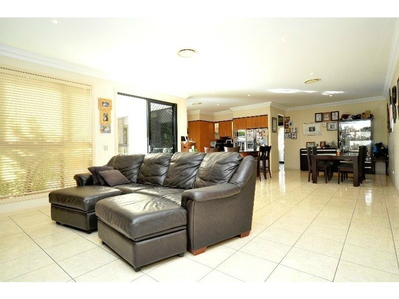 3 Biscay Way, Coombabah QLD 4216