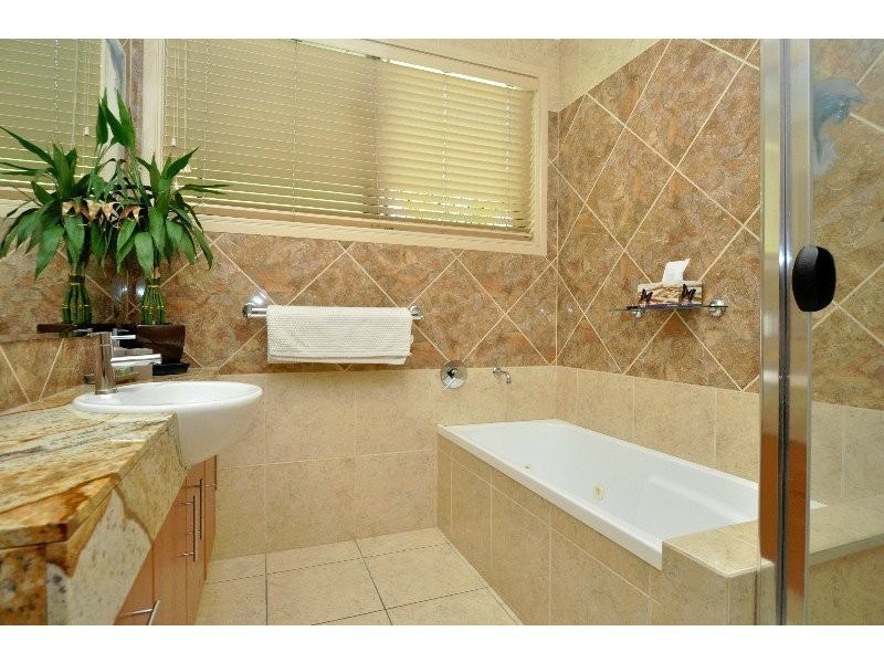 3 Biscay Way, Coombabah QLD 4216