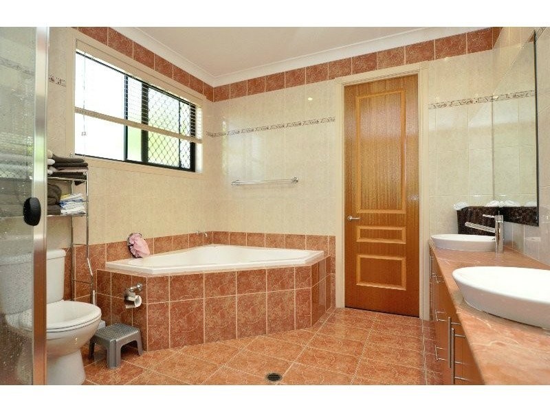 3 Biscay Way, Coombabah QLD 4216