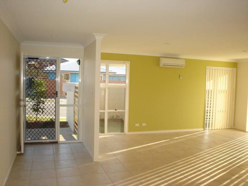 2/23 Denton Street, Upper Coomera QLD 4209