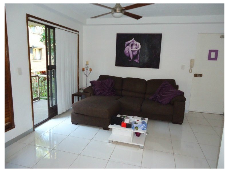 2/14 Brighton Street, Biggera Waters QLD 4216