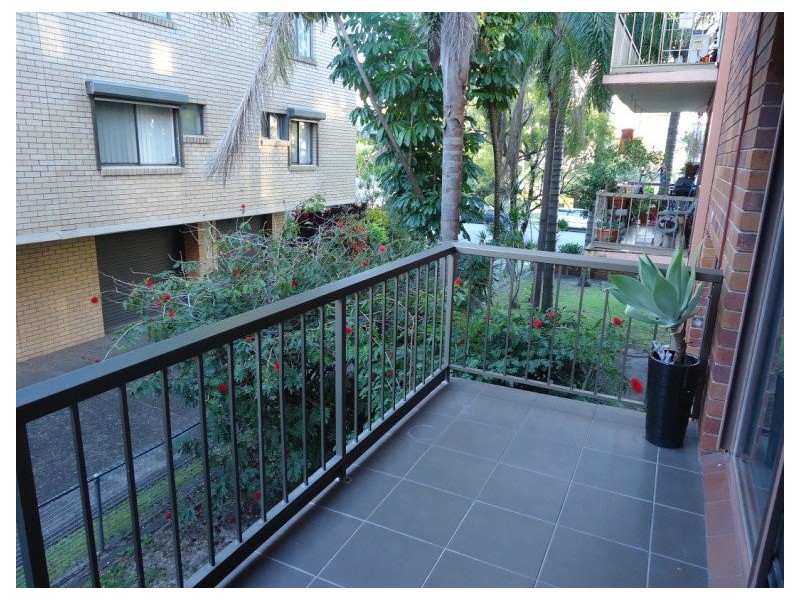 2/14 Brighton Street, Biggera Waters QLD 4216