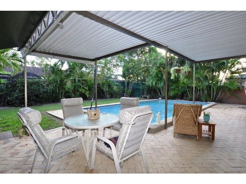 66 Hollywell Road, Biggera Waters QLD 4216