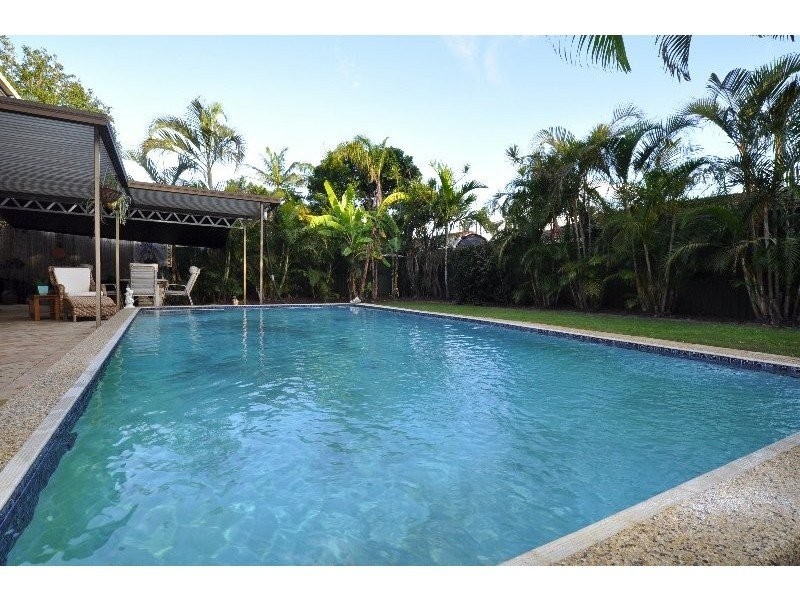 66 Hollywell Road, Biggera Waters QLD 4216