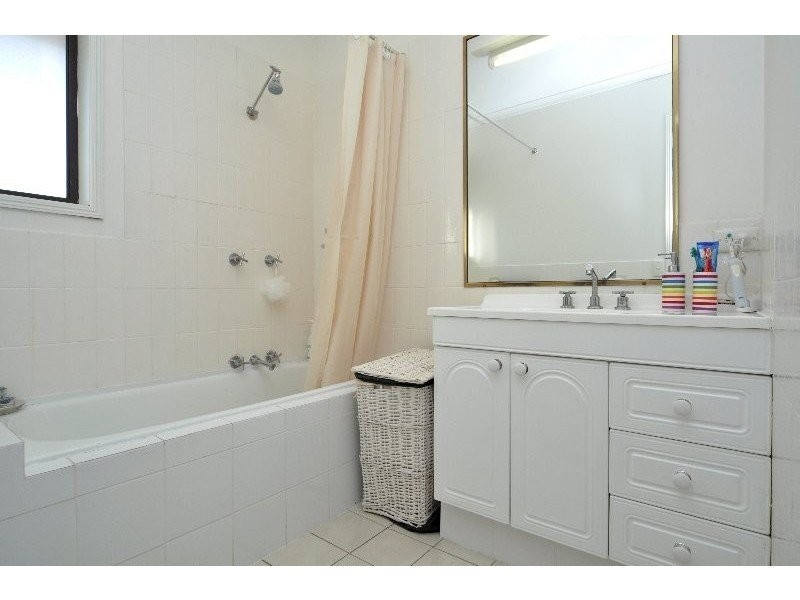 66 Hollywell Road, Biggera Waters QLD 4216