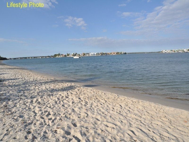 1/17 Teal Avenue, Paradise Point QLD 4216