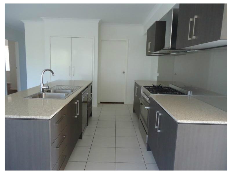 4 Arcadia Boulevarde, Pimpama QLD 4209