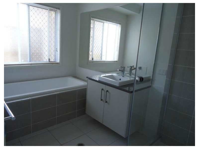 4 Arcadia Boulevarde, Pimpama QLD 4209