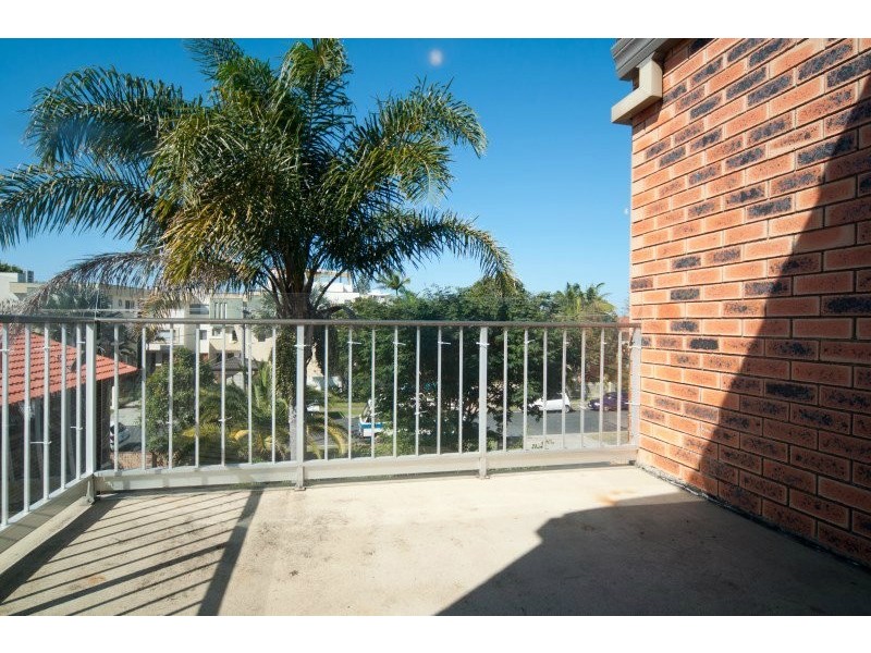 13/16 Madang Crescet, Runaway Bay QLD 4216