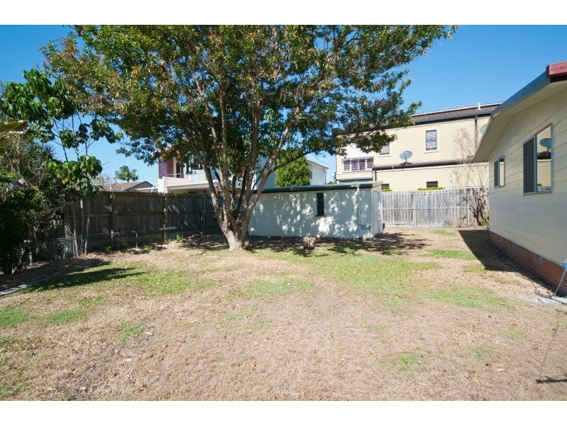 283 Bayview Street, Runaway Bay QLD 4216