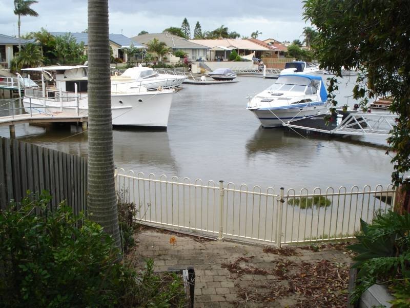 11 Tradewinds Avenue, Helensvale QLD 4212