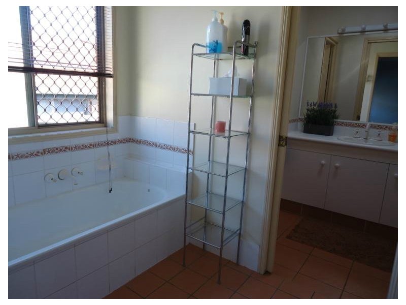 44 Wintergreen Drive, Parkwood QLD 4214