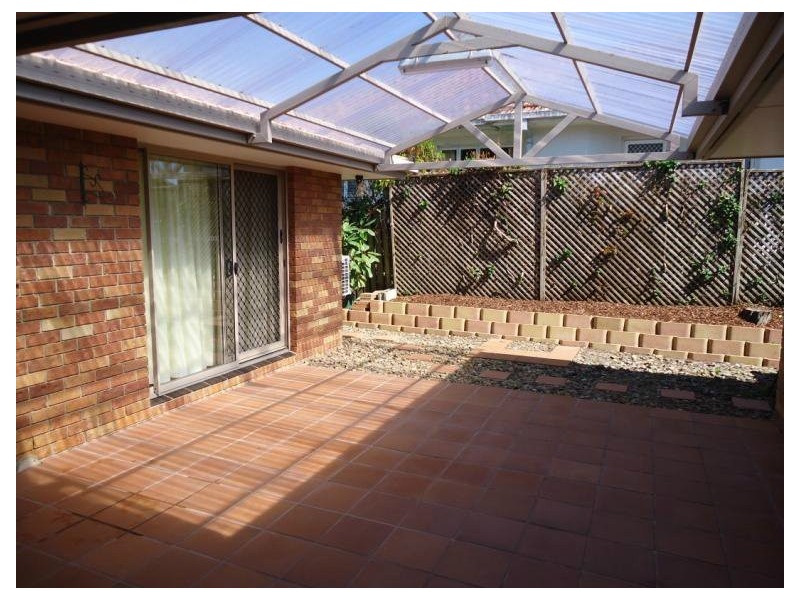 2/70 Falconer Street, Southport QLD 4215