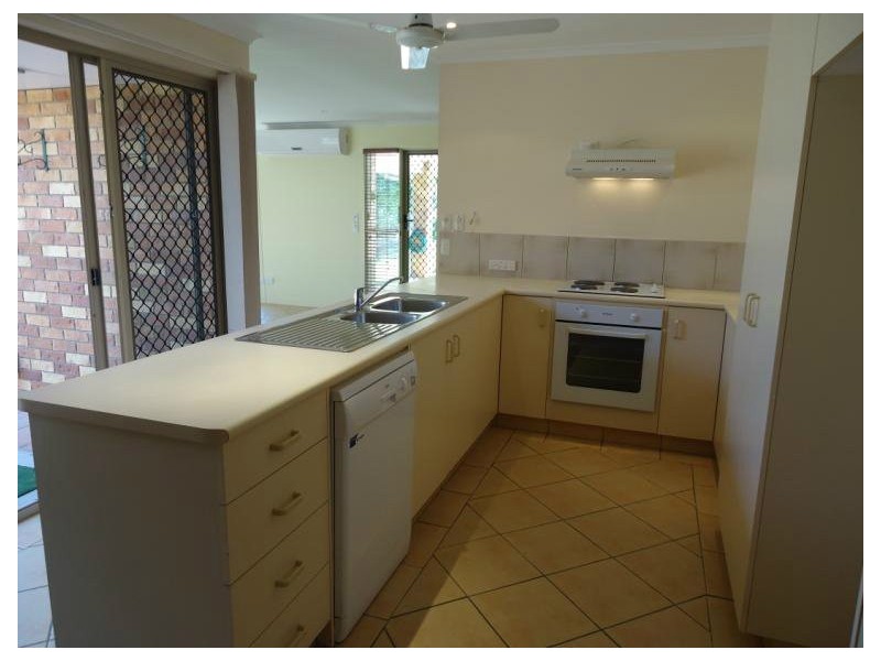 2/70 Falconer Street, Southport QLD 4215