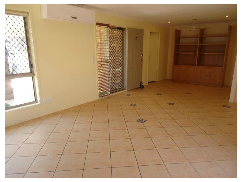 2/70 Falconer Street, Southport QLD 4215