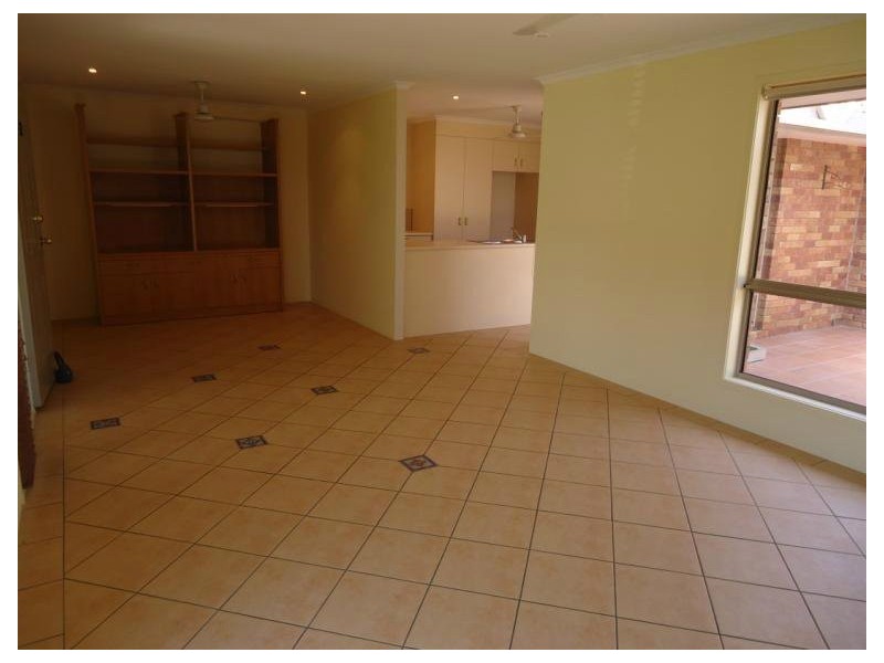 2/70 Falconer Street, Southport QLD 4215