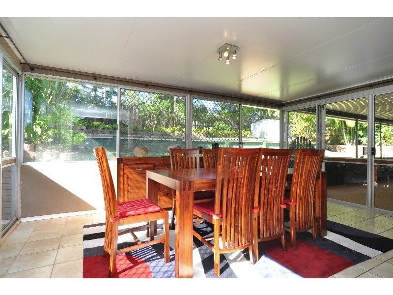 11 Winani Drive, Ashmore QLD 4214