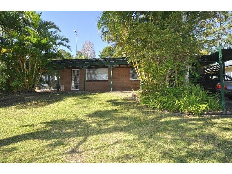 11 Winani Drive, Ashmore QLD 4214