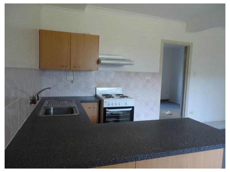 2/33 Ahern Street, Labrador QLD 4215