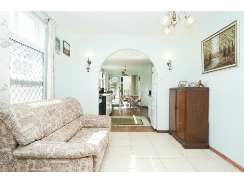 73 Worendo Street, Southport QLD 4215