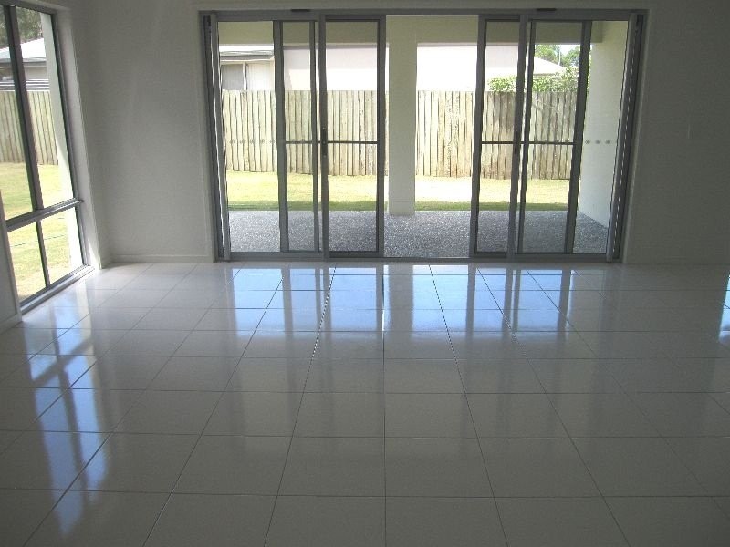 6 Lillypilly Court, Helensvale QLD 4212