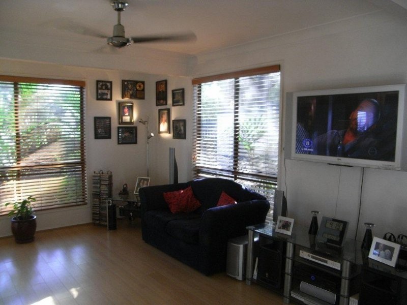 1/77 Olsen Avenue, Labrador QLD 4215