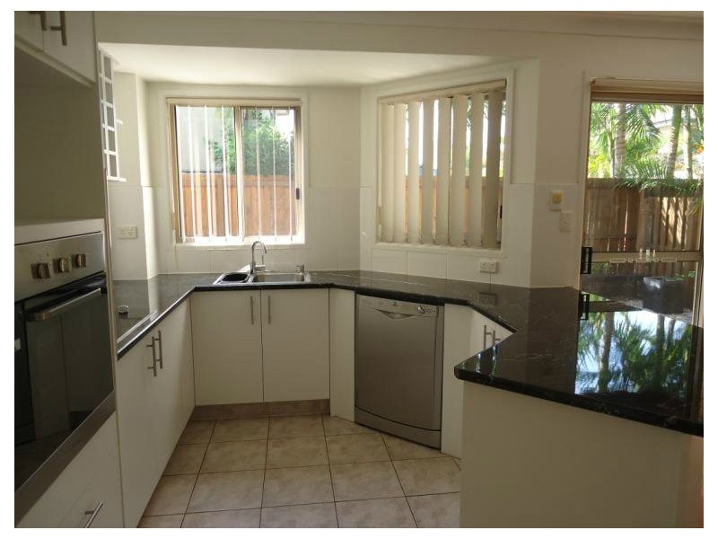 3/12 Gordon Street, Labrador QLD 4215