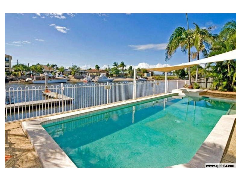 3/20 Canal Avenue, Runaway Bay QLD 4216